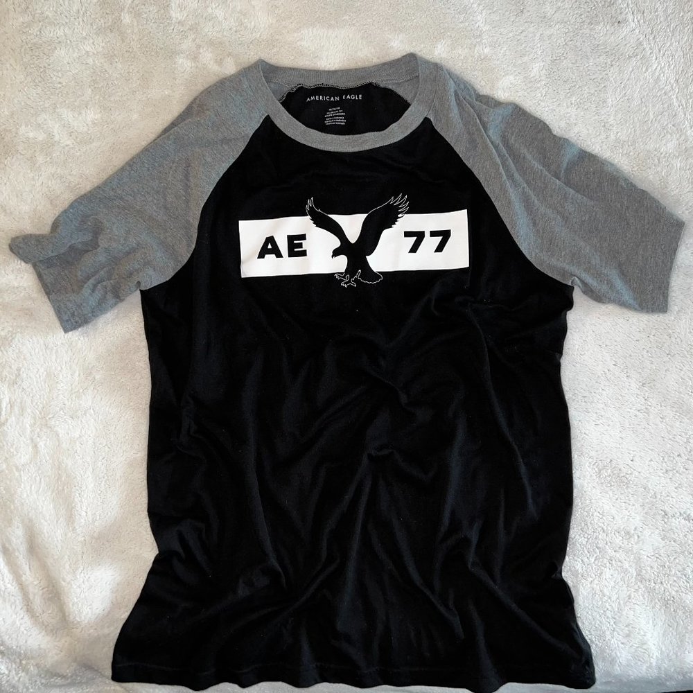 American Eagle Graphic Tee